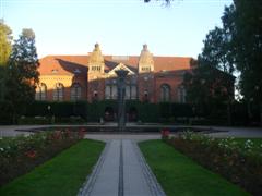 Foto von der Staatsbibliothek mit Park in Kopenhagen